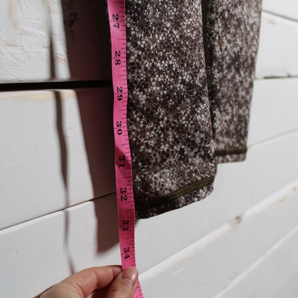 Fabletics High-Waisted Printed PowerHold 7/8 - Picture 6 of 6